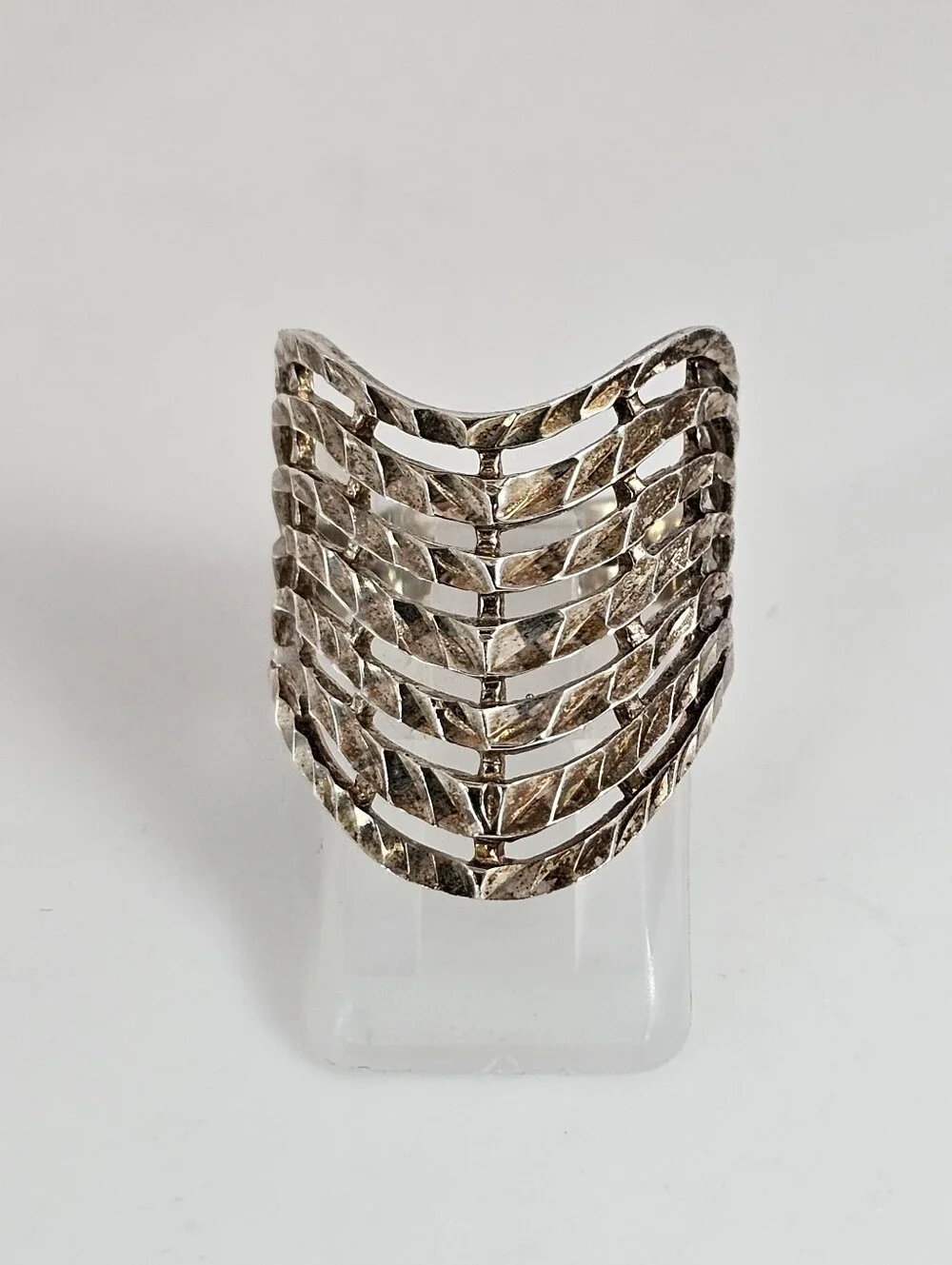 Vintage Chevron Style Ring Sterling Silver Ring Size 7!